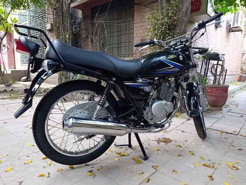 Suzuki GS 150 3