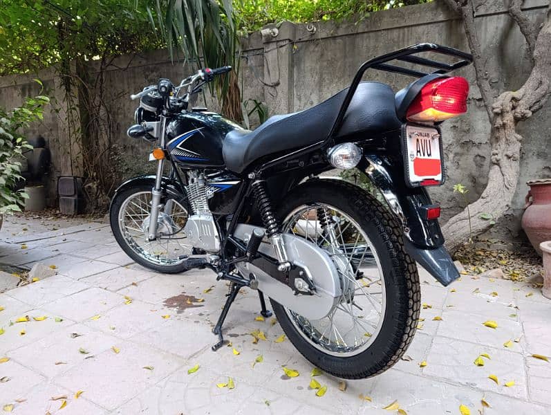 Suzuki GS 150 5