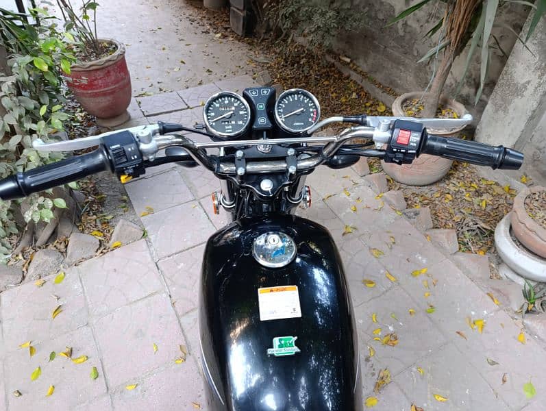 Suzuki GS 150 8