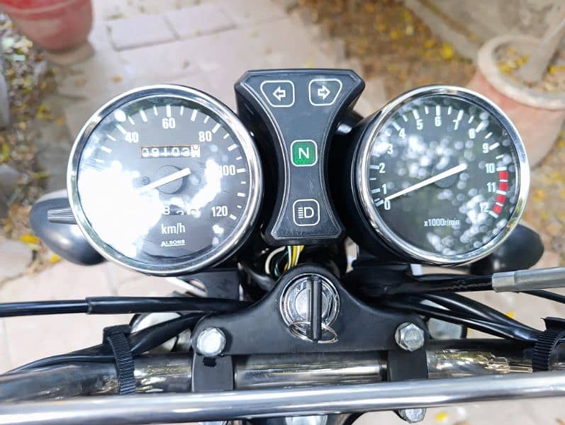 Suzuki GS 150 9