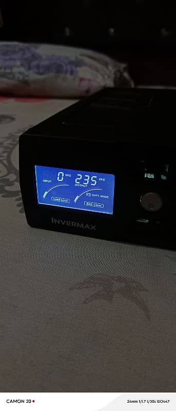 INVERMAX Inverter 720 watt 12 V New condition 1