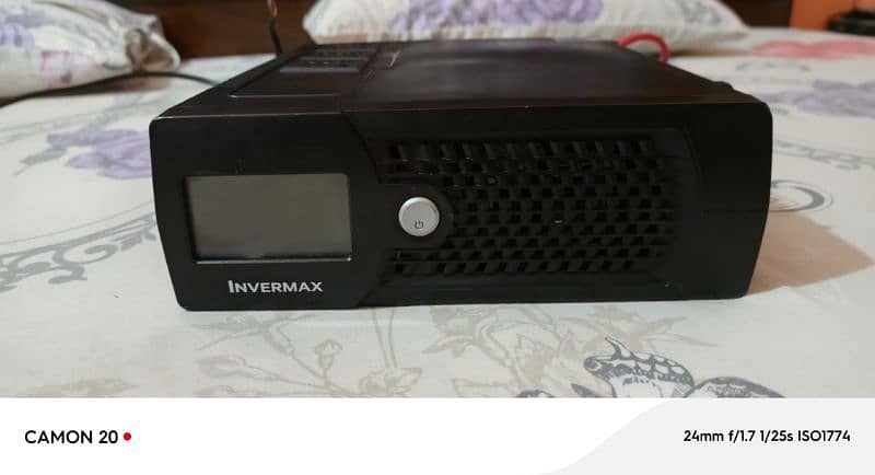 INVERMAX Inverter 720 watt 12 V New condition 14