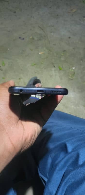 vivo y33s 4+4-128Gb 3