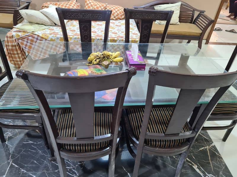 High Quality Dining Table for low price because we are shifting 1