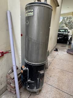 30 Gallon Dual Gas & Electric gyzer For sale