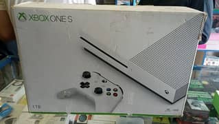 Xbox one s 1tb in excellent condition complete box