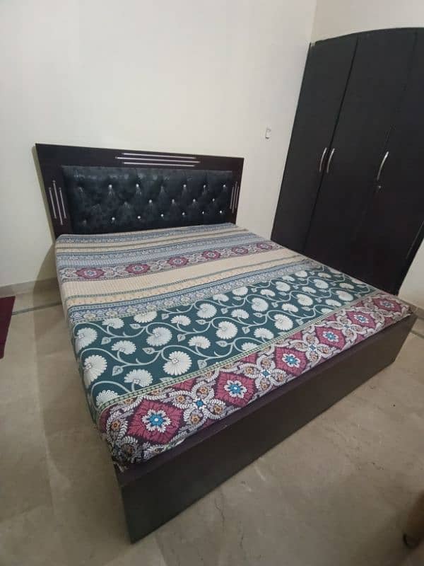 King size bed for sale 0