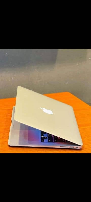 MacBook Air 2017 Core i7 - Excellent Condition 0