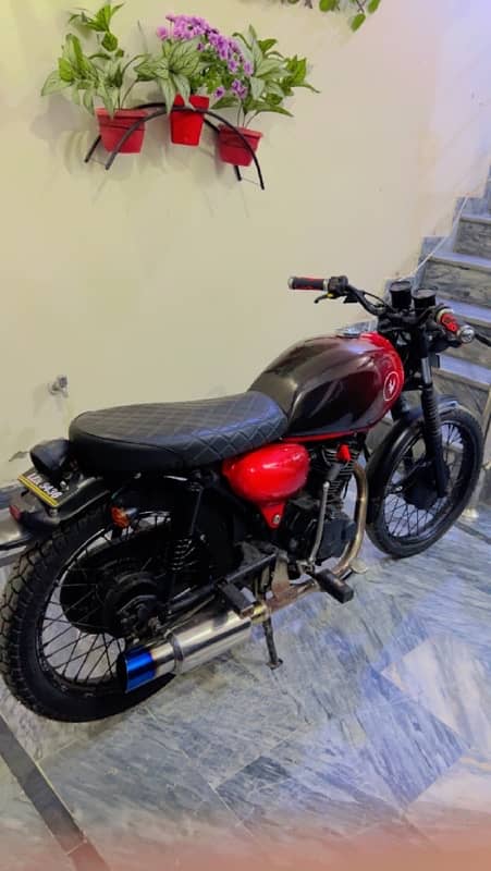 Modified Honda 125 Cafe Racer 1