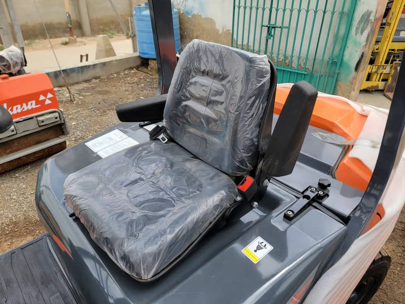 3 Ton Brand New Forklifts Lifters for Sale in Karachi, All Pakistan De 18