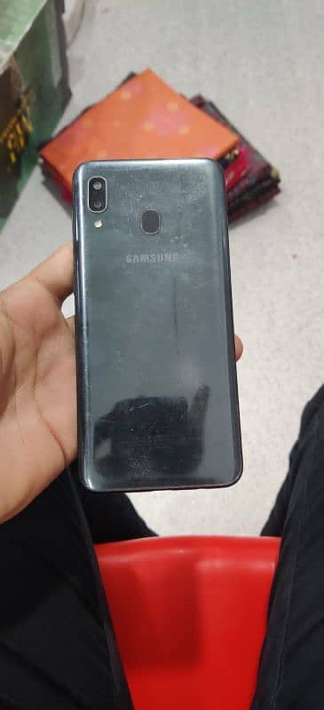 samsung A20 3