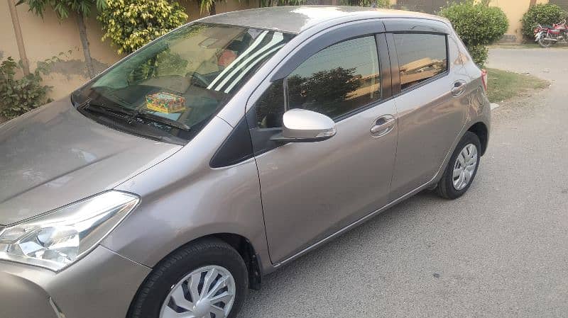 Toyota Vitz 5 grade auction bater Honda city Suzuki cultus swift mira 1