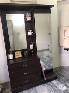 dressing table