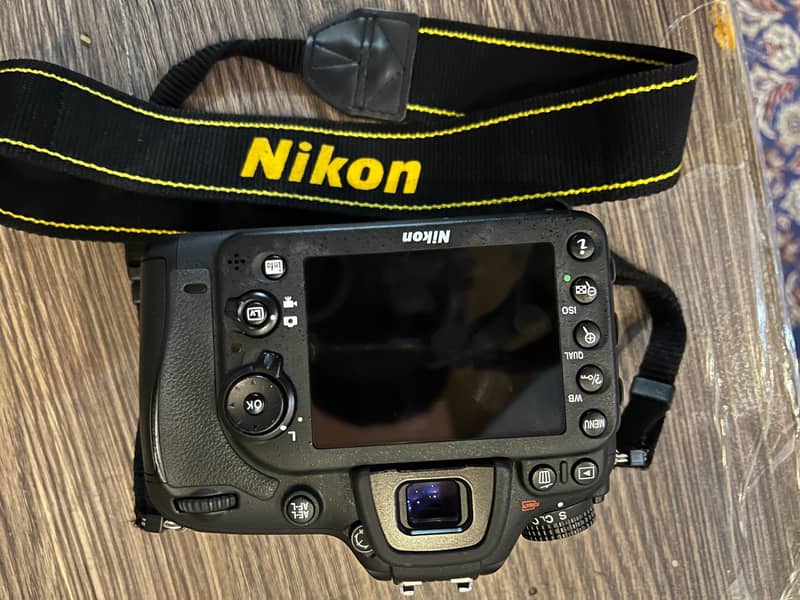 Nikon D7200 DSLR Camera with 18-140mm 2