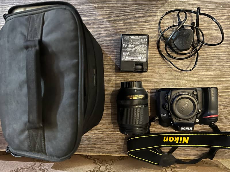 Nikon D7200 DSLR Camera with 18-140mm 3