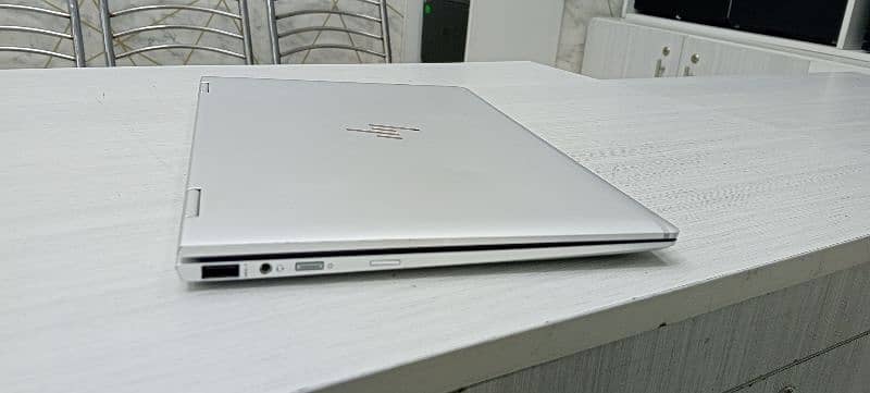 HP EliteBook 360  1030 G4 2