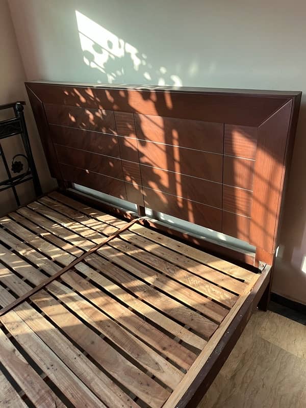 wooden bed 1