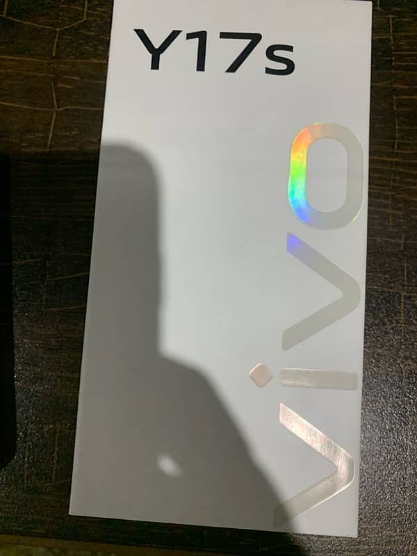 Vivo Y17s with box almost new 1