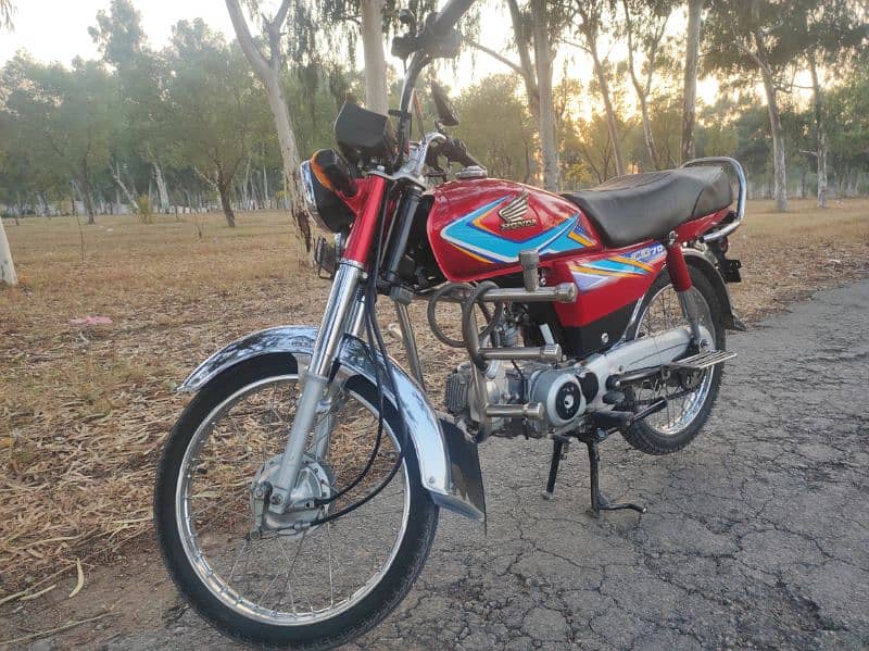 Honda CD 70 (2019) 3