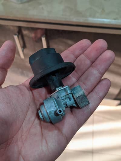 Orignal Honda 100cc Fuel cock Petrol Tee with Knob