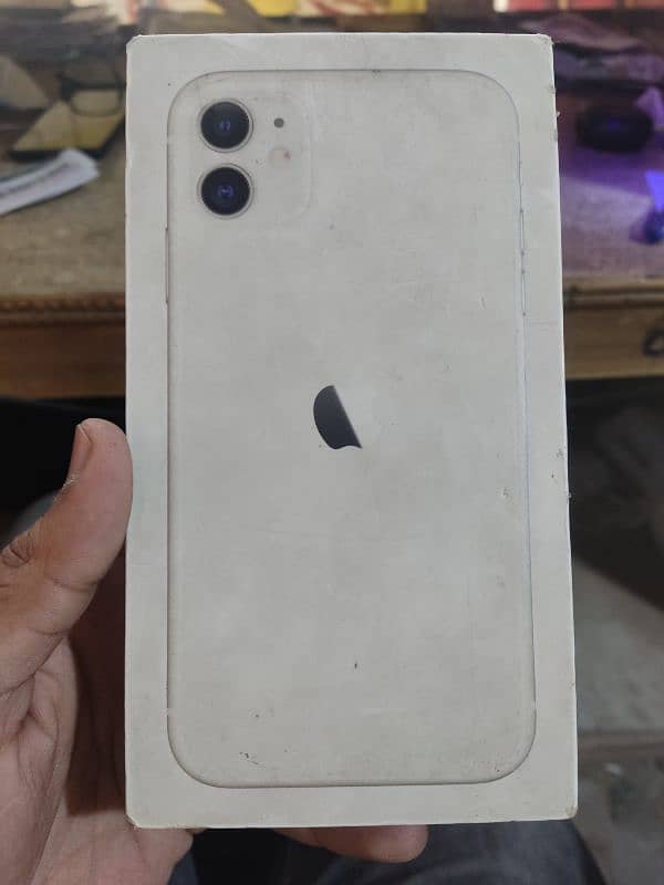 Iphone 11 Factory Unlock 64GB BH 88, 10/10 condition 6