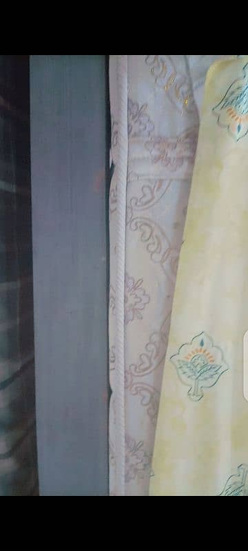 bed set in good condition 4