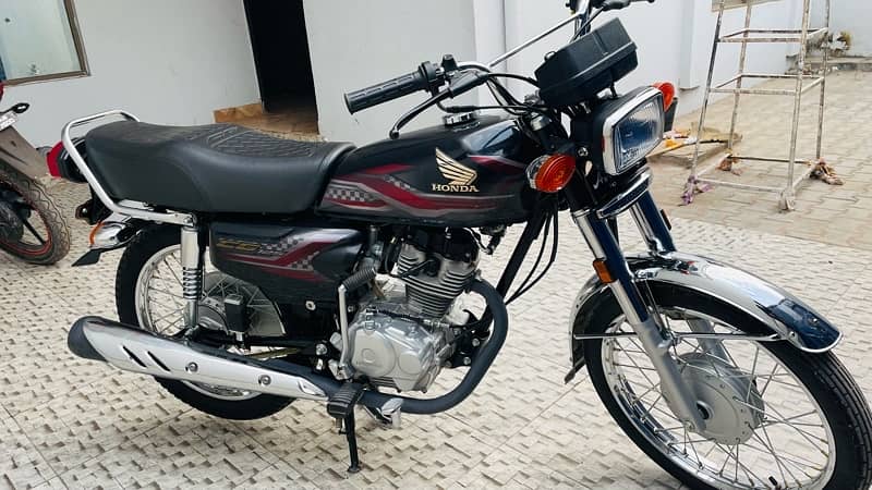 HONDA 125 2024 Model BLACK 4