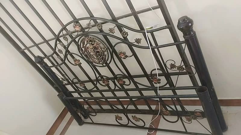 Wrought Iron bed for sale 0