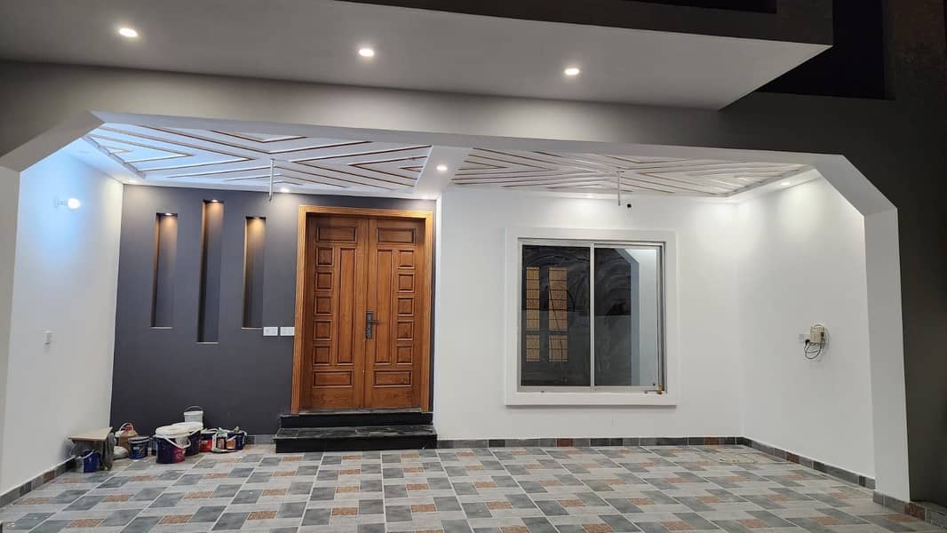 10 MARLA BRAND NEW DOUBLE STOREY HOUSE FOR SALE IN NAWAB TOWN AT PRIME AND HOT LOCATION 31