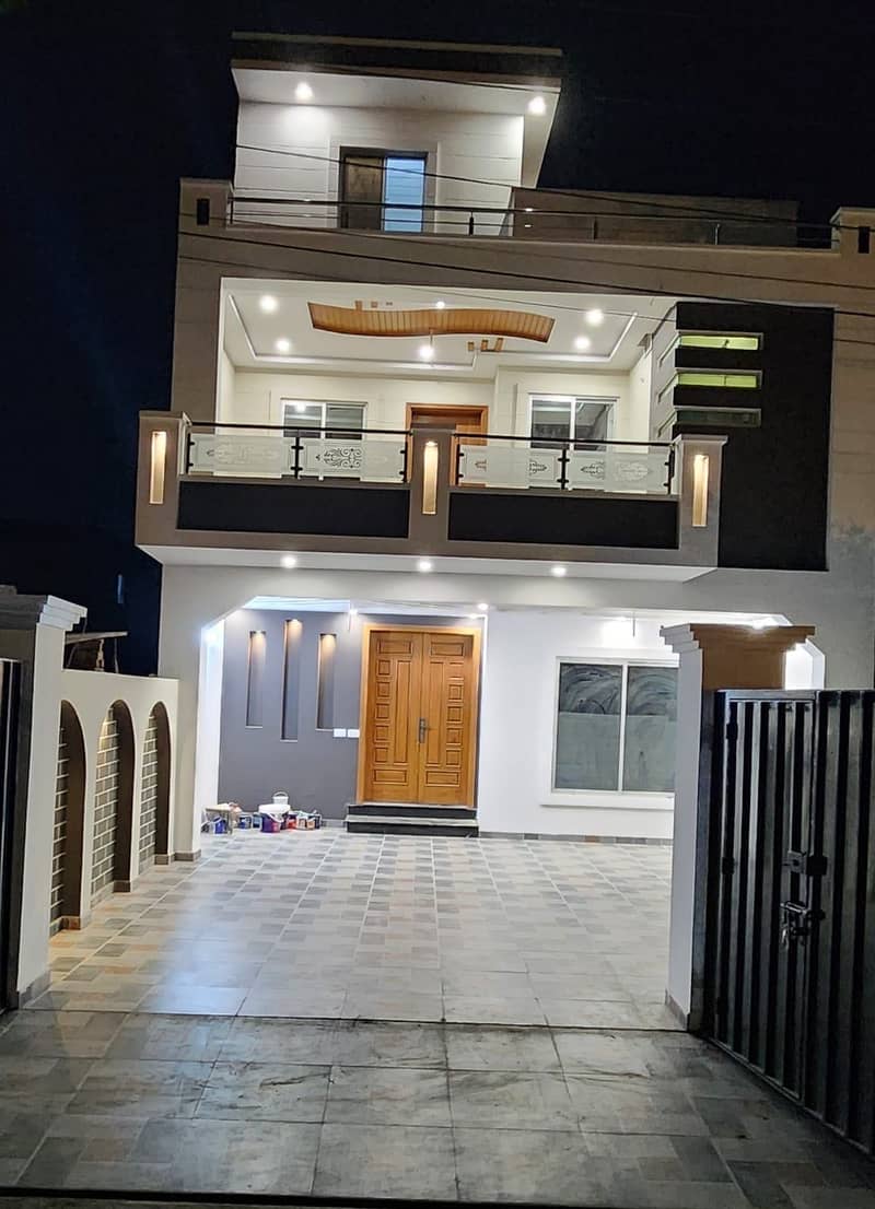 10 MARLA BRAND NEW DOUBLE STOREY HOUSE FOR SALE IN NAWAB TOWN AT PRIME AND HOT LOCATION 32