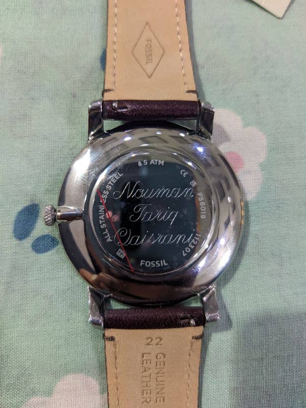 selling my never used brand new Fossil watch, 2