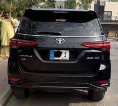 Toyota Fortuner Legender 2023