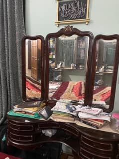 antique dressing table