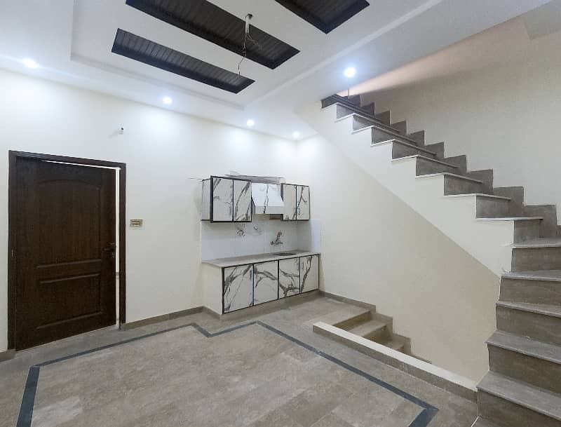 Perfect Prime Location 3 Marla House In Chungi Amar Sadhu For Sale 19