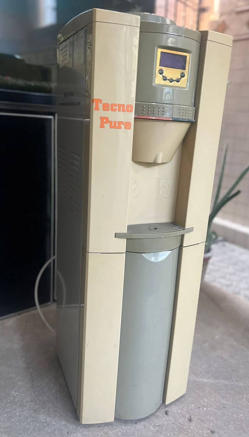 Top-Quality WATER PURIFIER for Sale with RO Plant – Perfect Condition! 1