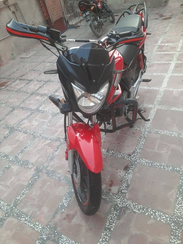 Honda CB150F 2023 4