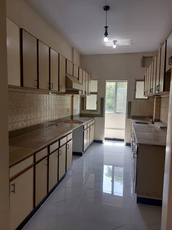 4 Bedrooms Small Complex Apartment for Rent In Clifton Block 3 15