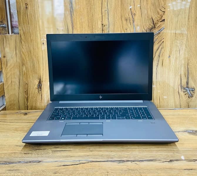 Hp Zbook 17 G5 i7-8th  16Gb Ram 512Gb SSD 4Gb Nvidia Quadro P2000 2