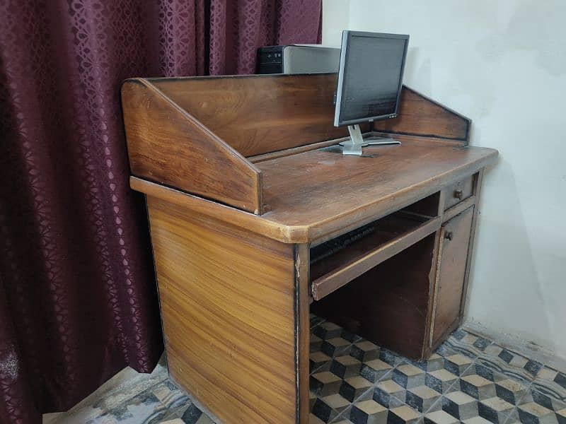 Wooden Computer Table 1