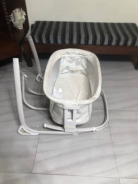 Bassinet Ingenuity incomplete 3