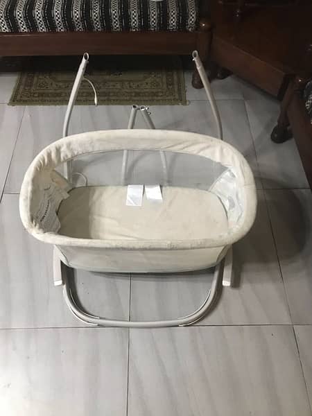 Bassinet Ingenuity incomplete 4