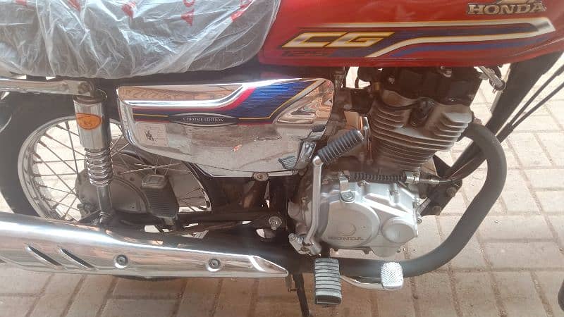 Honda 125 2024 modal condition 10 by 10 first owner Karachi number 1