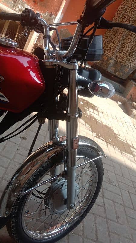 Honda 125 2024 modal condition 10 by 10 first owner Karachi number 2