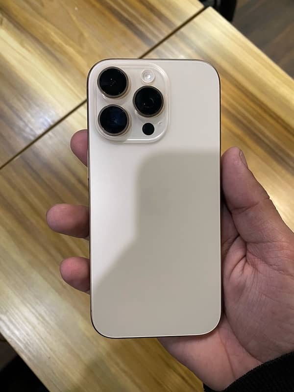 iphone 16 pro Desert titanium 0