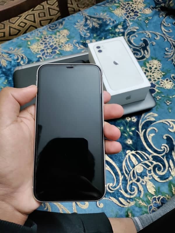 iPhone 11 128GB PTA approved minor error 9