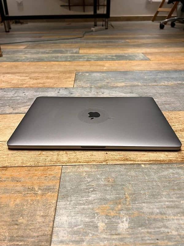 MacBook pro 2019 15inch 1