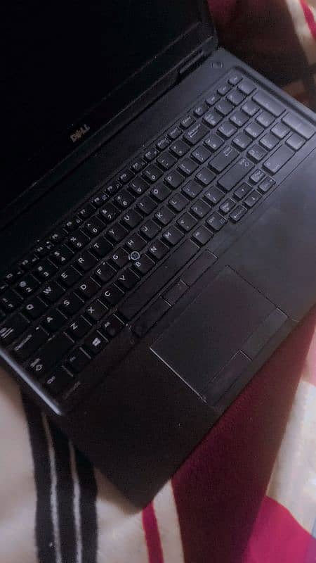 Dell laptop core i5 6th generation good condition urgent sell 1