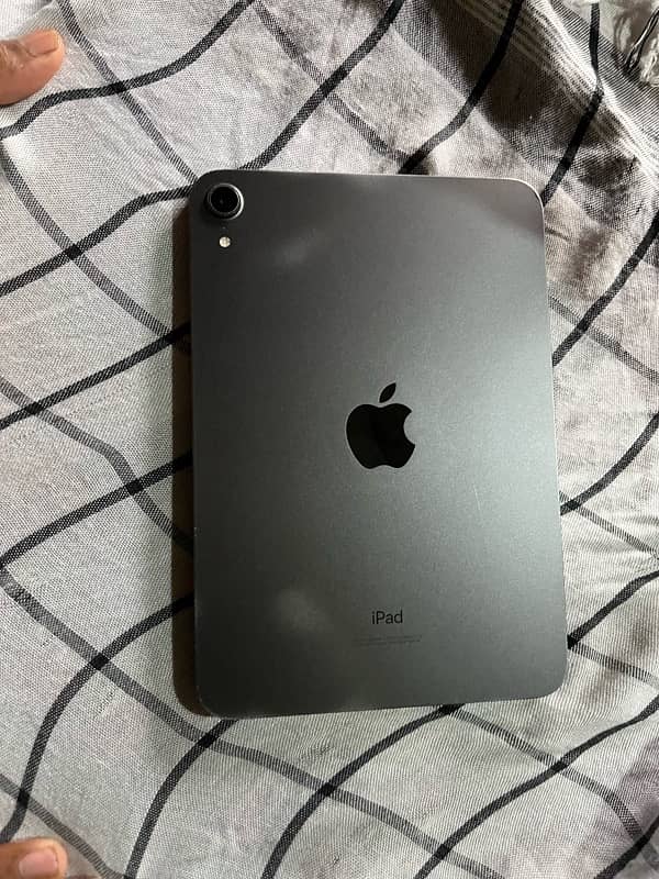 iPad mini 6 64gb all ok fingerprint not working box and charger 0