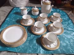 Queen's 24k Gold Plated Dinner Set - 21 pcs