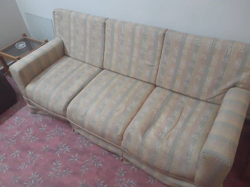 5 seater sofa with center table 0